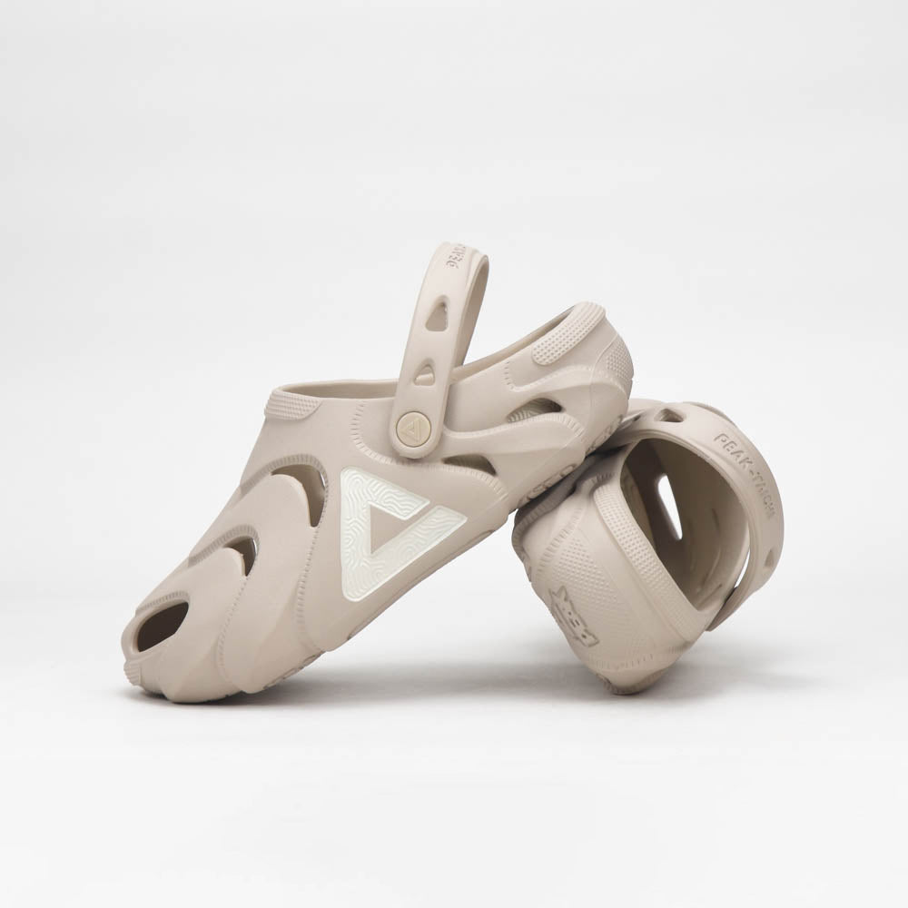 PEAK SLIPPERS SANDALS BROWN
