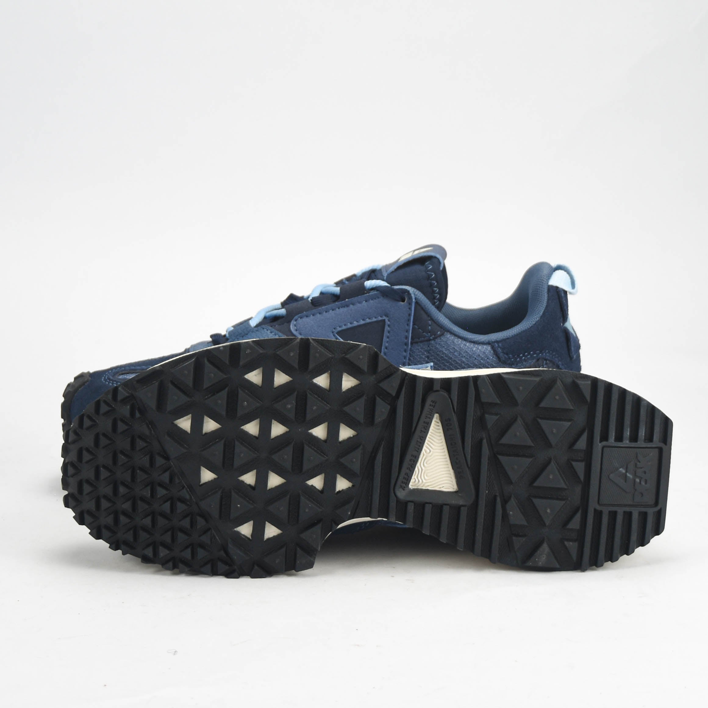 PEAK SHOES