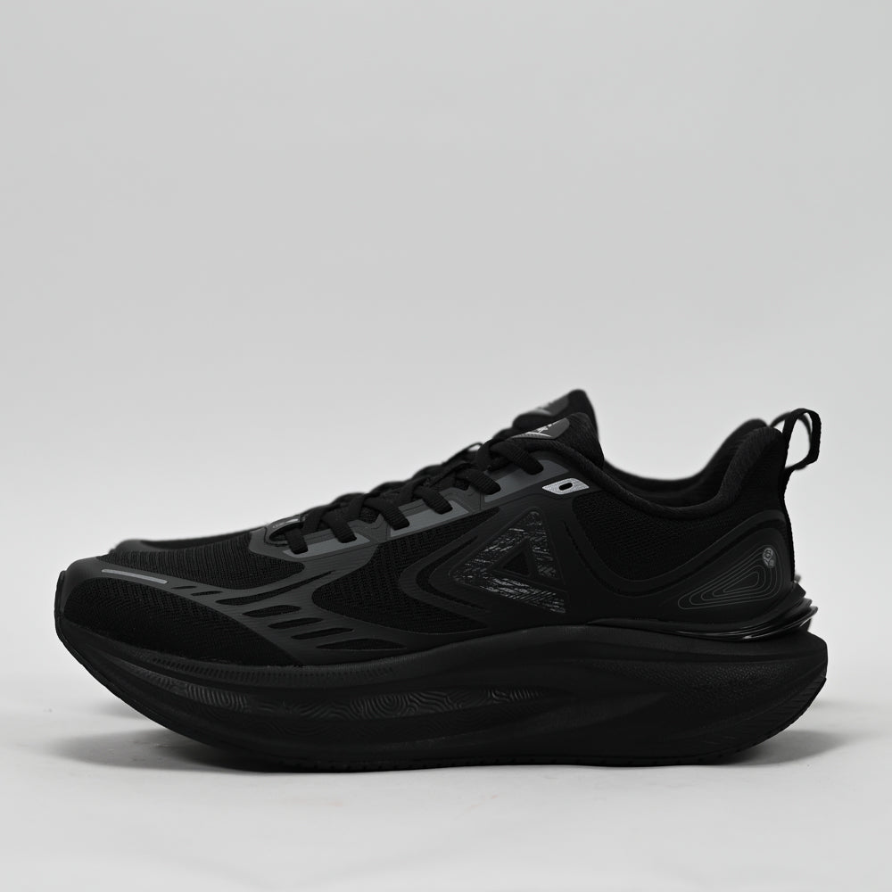 PEAK FOOTWEAR