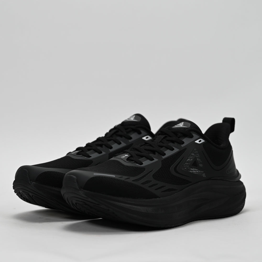 PEAK FOOTWEAR