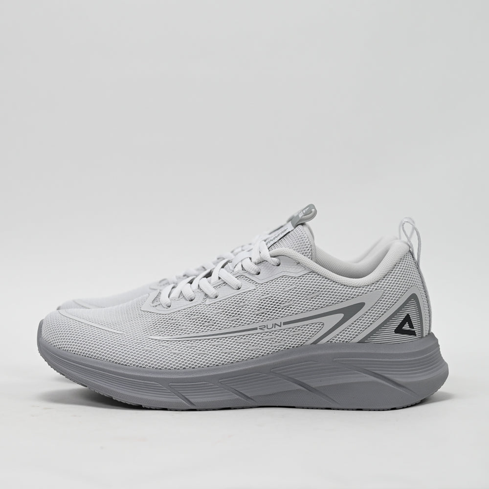 PEAK FOOTWEAR