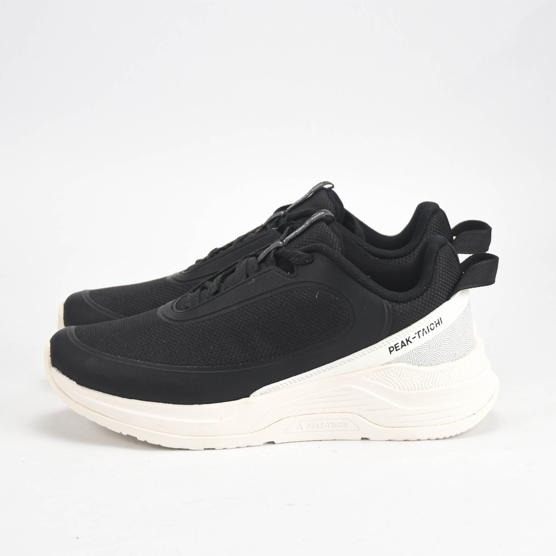 PEAK SHOES
