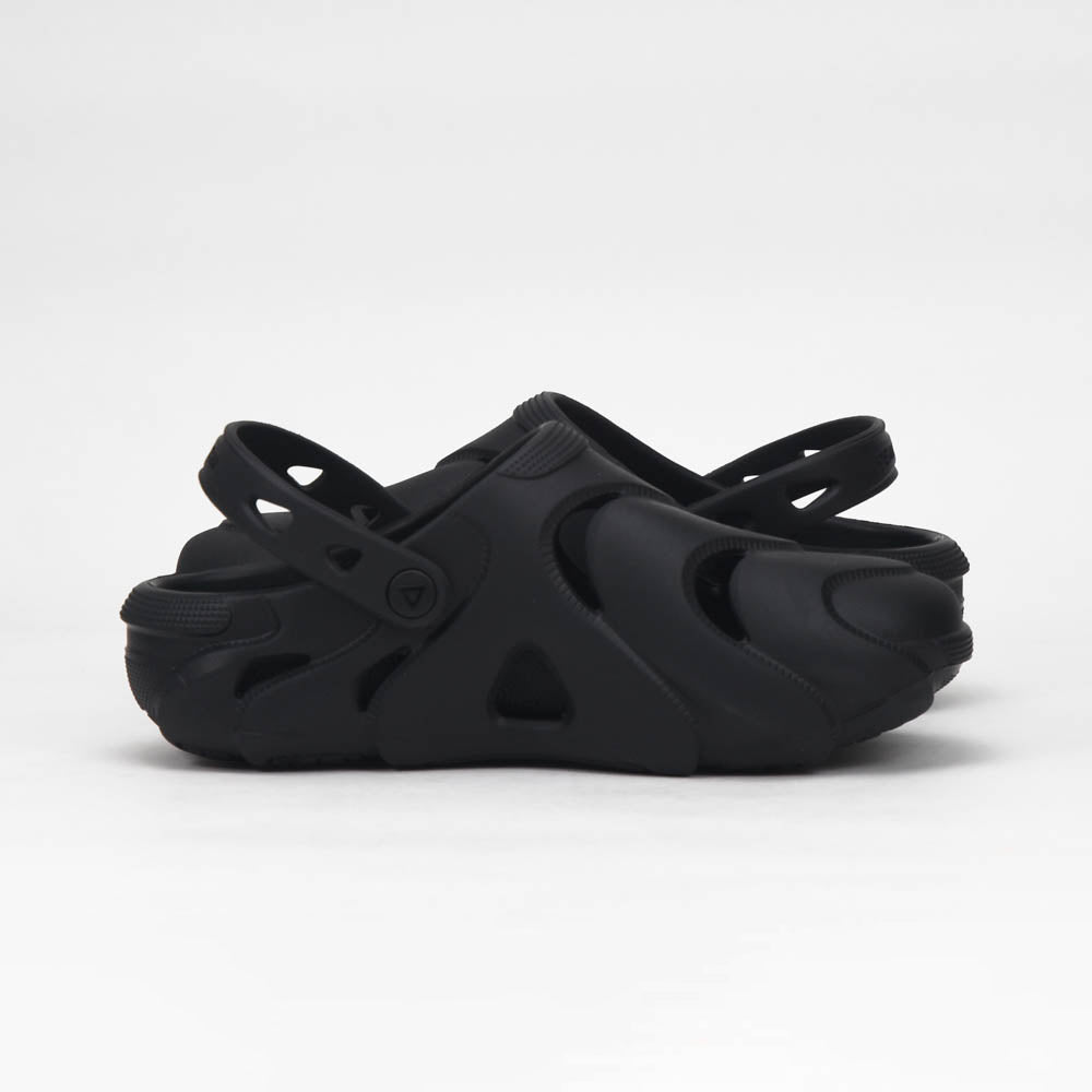 PEAK SLIPPERS SANDALS BLACK