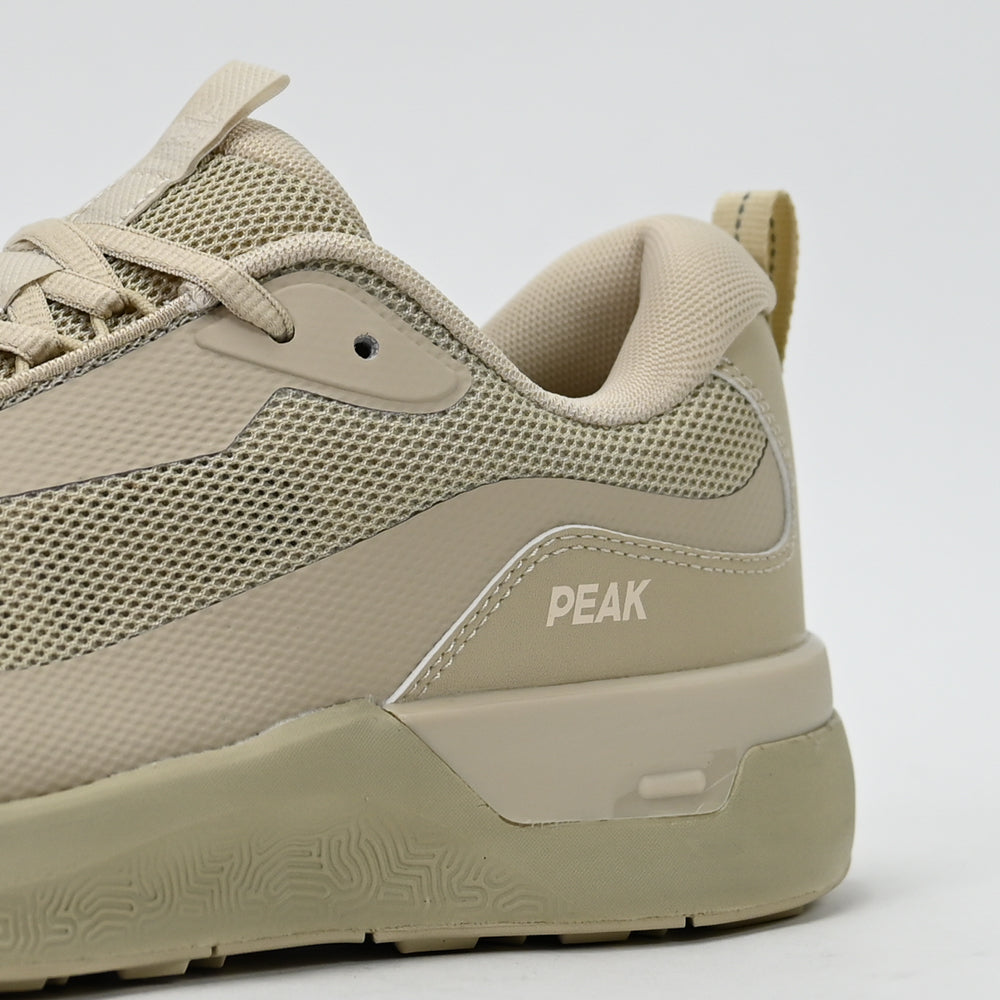 PEAK FOOTWEAR