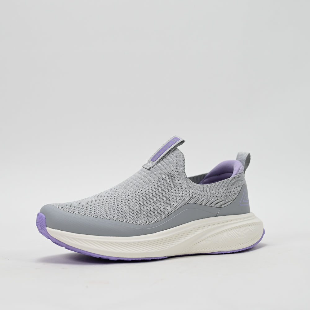 PEAK FOOTWEAR