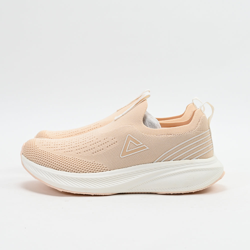 PEAK FOOTWEAR