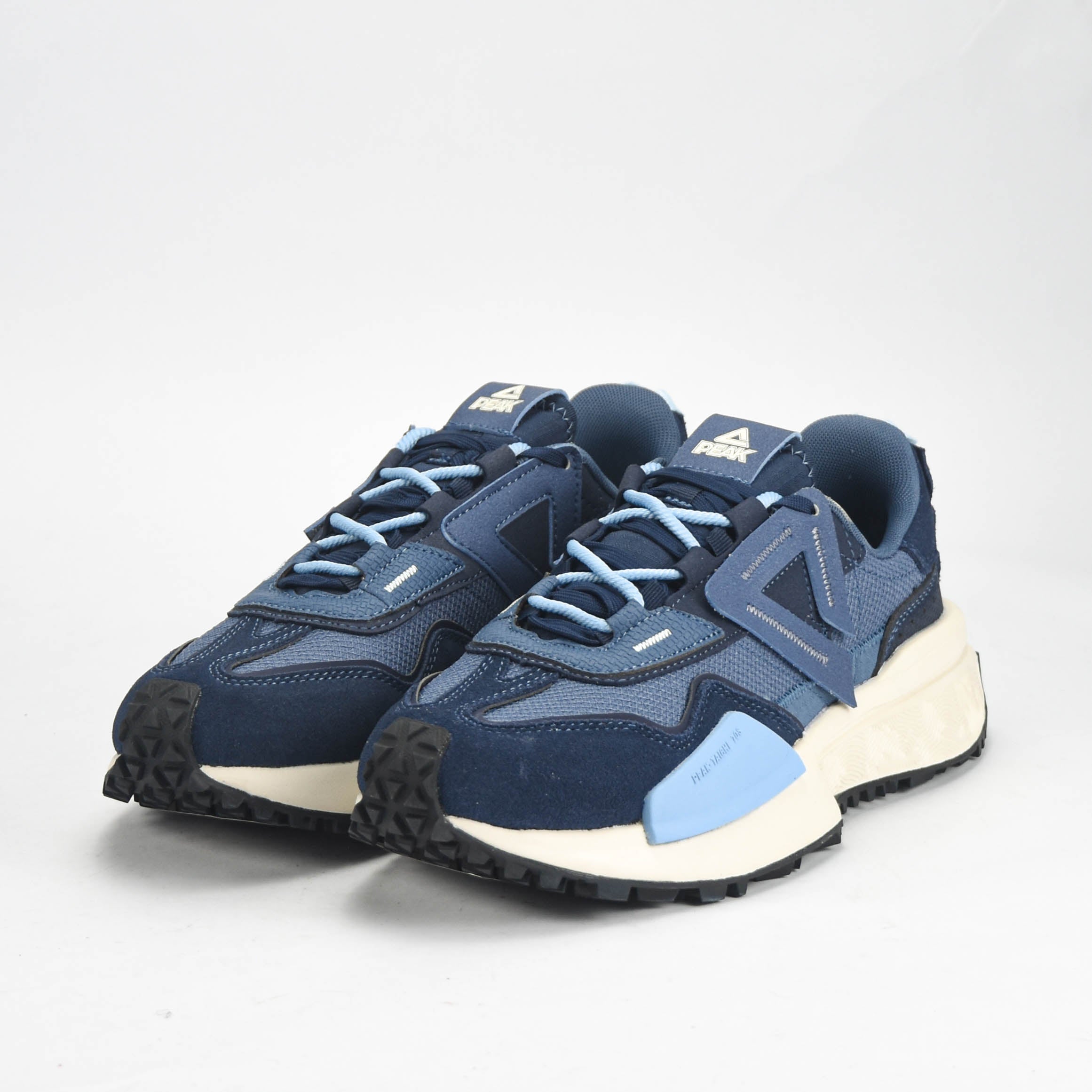 PEAK SHOES