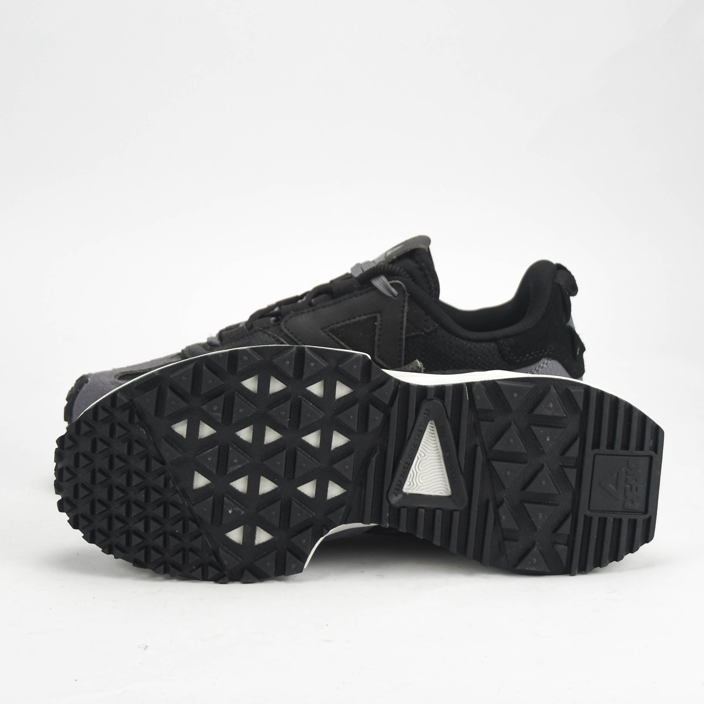 PEAK SHOES