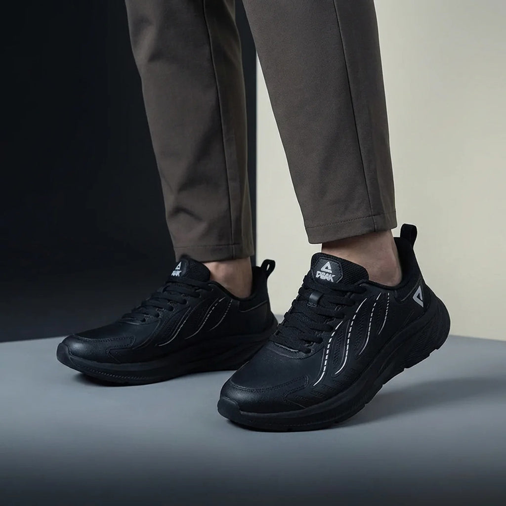 PEAK FOOTWEAR