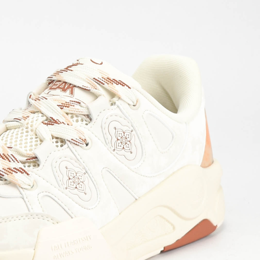 PEAK SHOES