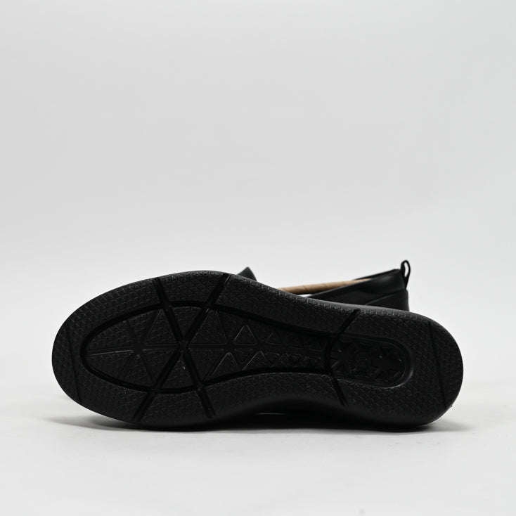 HUSH PUPPIES FOOTWEAR