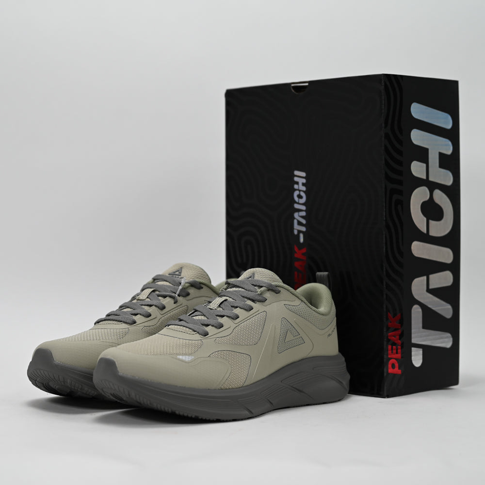 PEAK FOOTWEAR