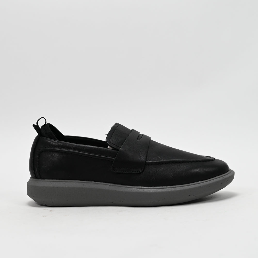 HUSH PUPPIES FOOTWEAR