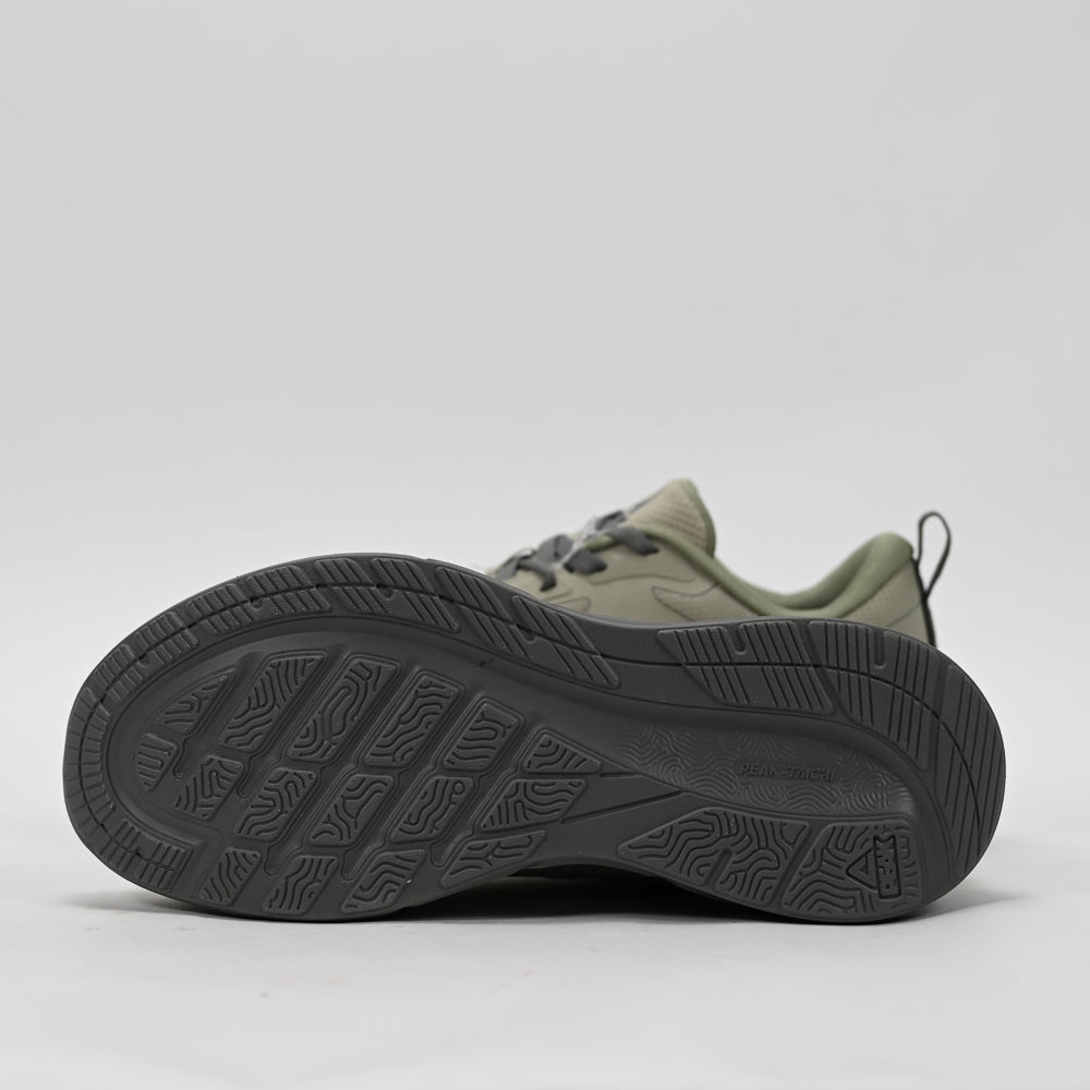 PEAK FOOTWEAR