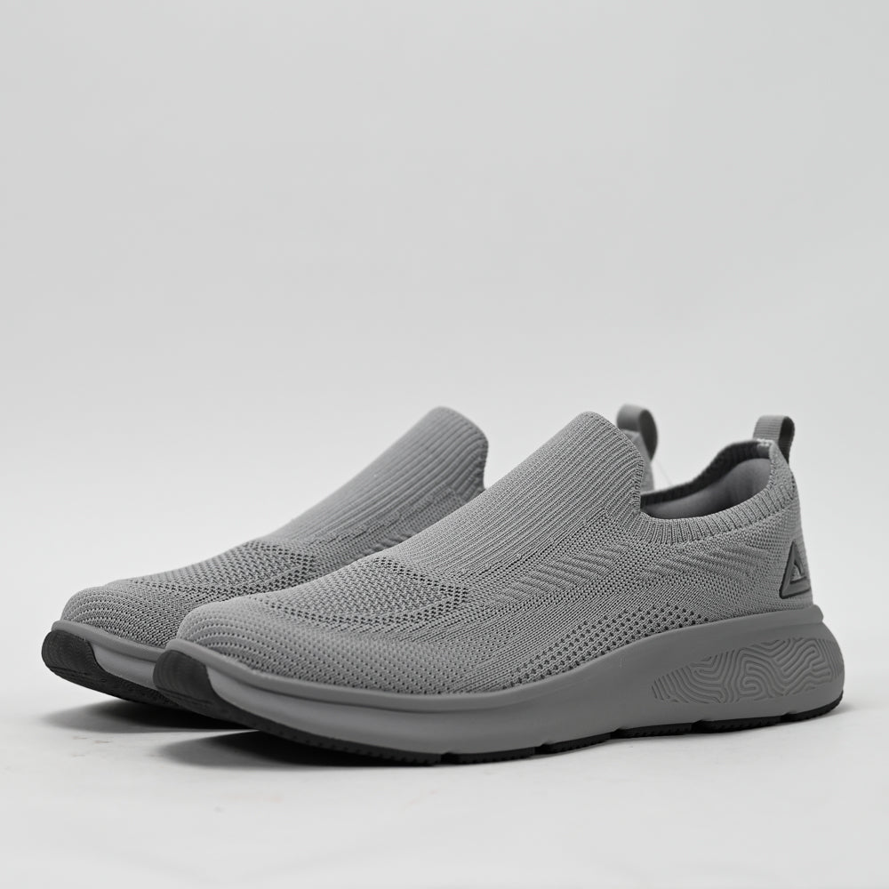 PEAK FOOTWEAR