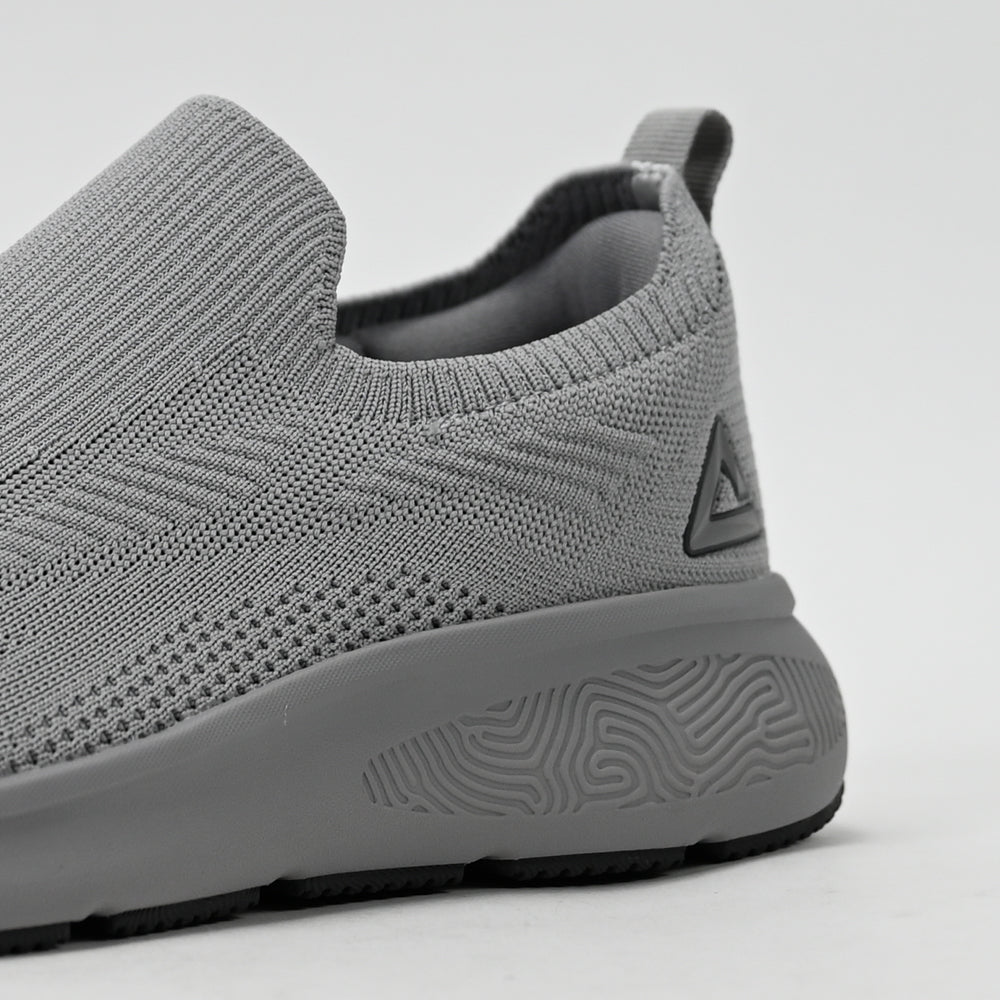 PEAK FOOTWEAR