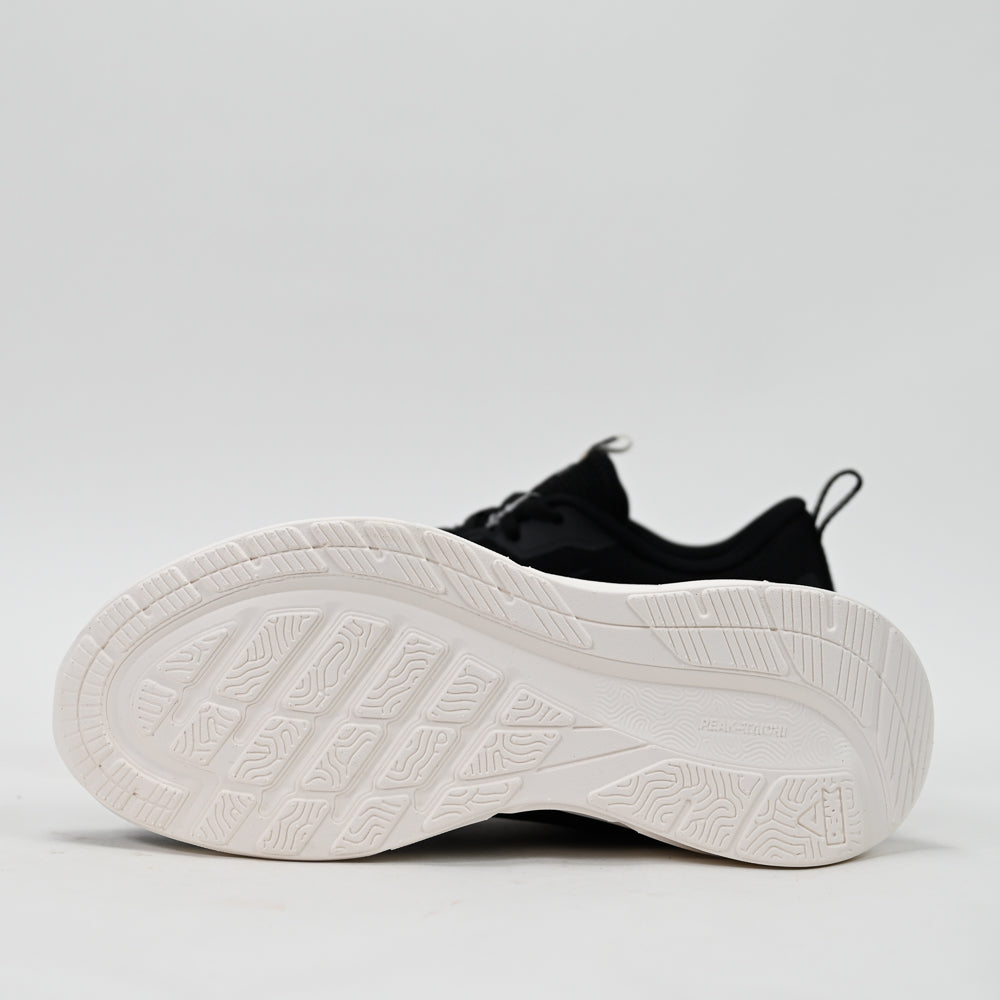 PEAK FOOTWEAR