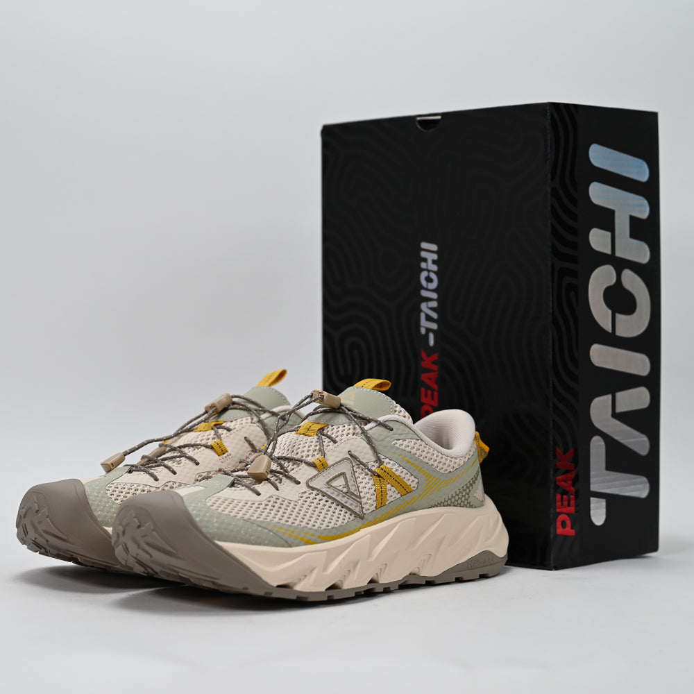 PEAK FOOTWEAR